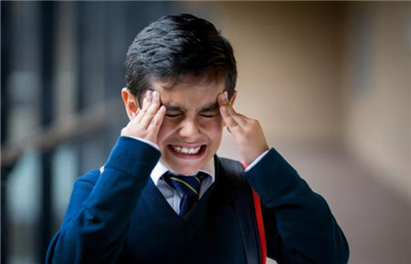 15歲男孩叛逆特別嚴重怎么辦