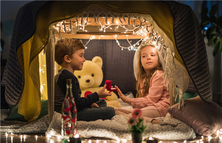 12歲男孩早戀媽媽怎么正確指導 12歲男孩早戀媽媽怎么正確指導