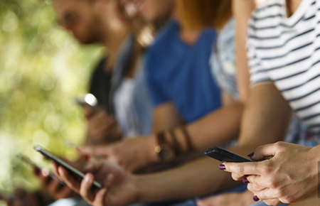 兒子迷戀手機怎么辦 兒子迷戀手機怎么辦