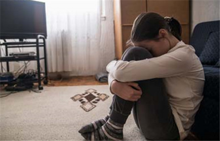 18歲的女兒叛逆應該怎么辦 18歲的女兒叛逆應該怎么辦