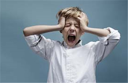 10歲小孩脾氣暴躁易怒怎么辦