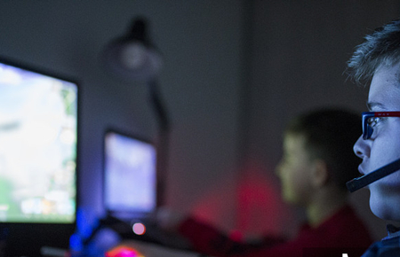 15歲孩子沉迷網絡游戲 15歲孩子沉迷網絡游戲