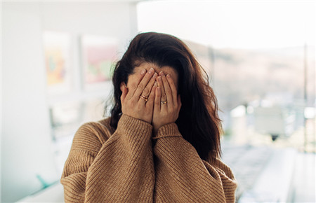 15歲女孩自卑不自信膽小怎么辦 15歲女孩自卑不自信膽小怎么辦