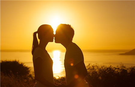 怎樣對(duì)待早戀的女孩 看看聰明的家長(zhǎng)怎么做 怎樣對(duì)待早戀的女孩 看看聰明的家長(zhǎng)怎么做