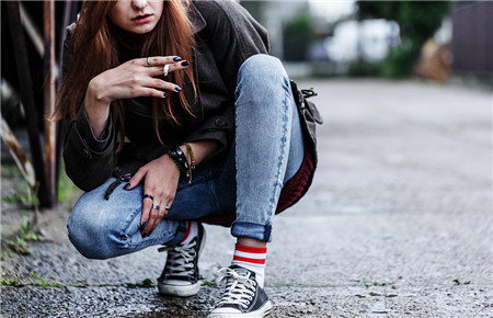 小孩偷錢撒謊是什么心理 小孩偷錢撒謊是什么心理