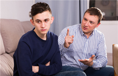 八歲小孩不想上學怎么辦