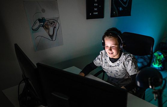  孩子沉迷游戲家長如何引導 怎么說都不聽，五招教你輕松解決！