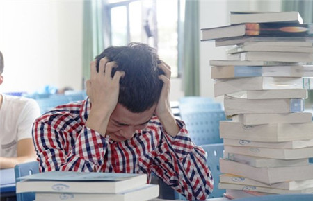 關(guān)于孩子寫作業(yè)磨蹭 關(guān)于孩子寫作業(yè)磨蹭