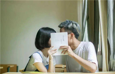 初二可以早戀嗎 初二可以早戀嗎