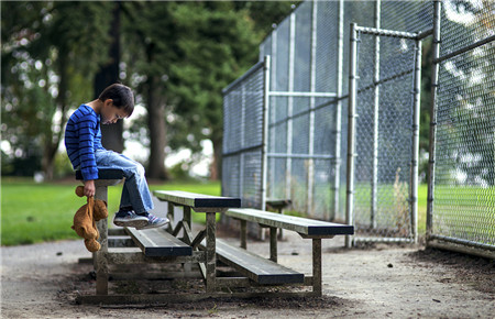 孩子不出門不交流怎么辦 孩子不出門不交流怎么辦