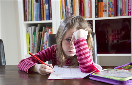 八歲孩子不愿寫作業 八歲孩子不愿寫作業