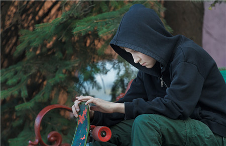 孩子成績差自卑怎么辦 孩子成績差自卑怎么辦