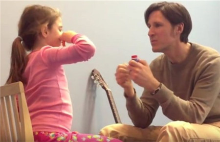 對(duì)于不與人交流的孩子怎么辦 對(duì)于不與人交流的孩子怎么辦