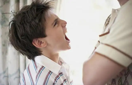 孩子不聽話老跟大人頂嘴怎么辦 別慌,這樣教育才更有效 孩子不聽話老跟大人頂嘴怎么辦 別慌,這樣教育才更有效