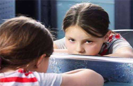 12歲孩子內向不說話怎么引導 12歲孩子內向不說話怎么引導