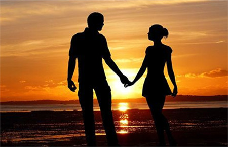 高二學(xué)生早戀家長怎么教育 高二學(xué)生早戀家長怎么教育