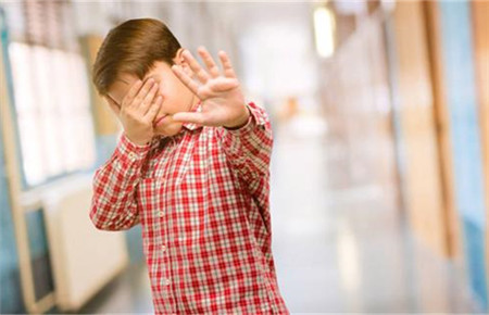9歲小孩膽小怎么辦 9歲小孩膽小怎么辦