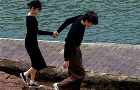 初二孩子早戀為什么 初二孩子早戀為什么