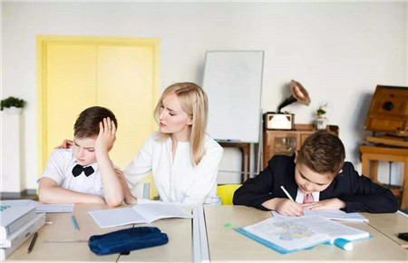 初中女兒厭學很厲害怎么辦 初中女兒厭學很厲害怎么辦