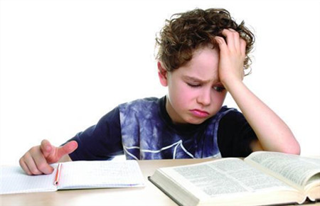 8歲小孩不寫作業(yè)