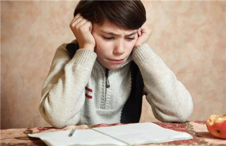 孩子不想去上學(xué)怎么辦 孩子不想去上學(xué)怎么辦