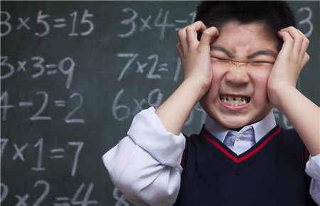 孩子不想去上學(xué)怎么辦 孩子不想去上學(xué)怎么辦