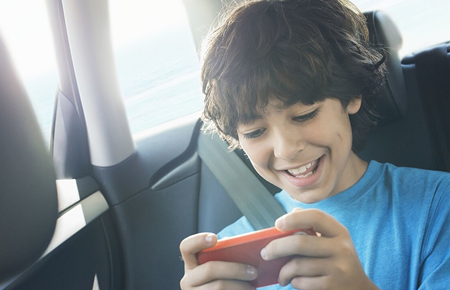 孩子上高二沉迷于手機咋辦 孩子上高二沉迷于手機咋辦