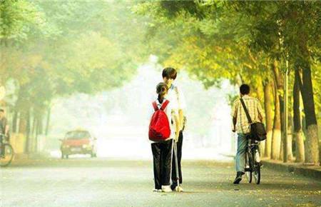 初一孩子早戀咋辦 初一孩子早戀咋辦