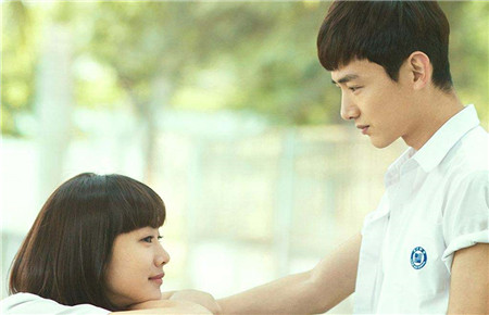 14歲小女孩早戀怎么辦呢