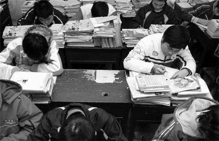 初二孩子想輟學怎么辦 初二孩子想輟學怎么辦