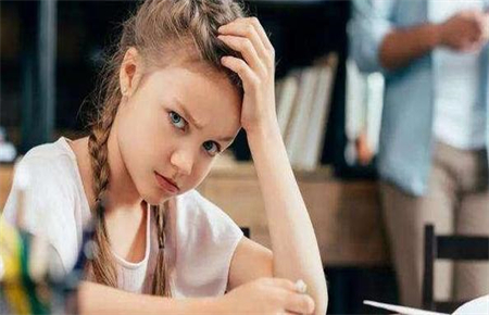 孩子一說就發脾氣頂嘴怎么教育