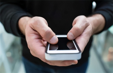 十四歲孩子沉迷手機怎么辦 十四歲孩子沉迷手機怎么辦