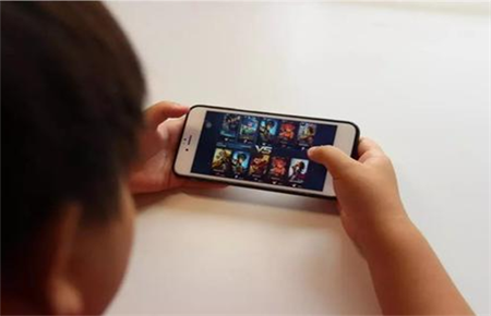 青少年沉迷于網(wǎng)絡(luò)游戲 青少年沉迷于網(wǎng)絡(luò)游戲