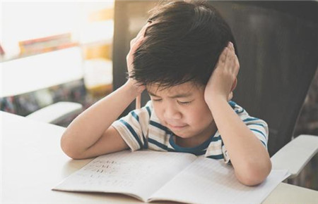 孩子寫作業(yè)不專心怎么辦？