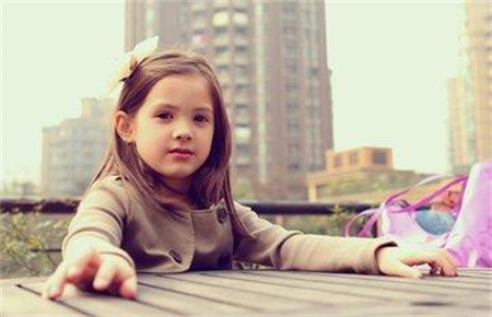 孩子愛打人的正確教育方法 孩子愛打人的正確教育方法