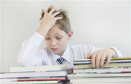 孩子貪玩不好好讀書怎么教育 孩子貪玩不好好讀書怎么教育