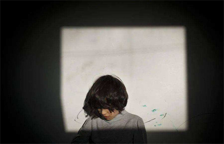 小孩性格孤僻的表現 小孩性格孤僻的表現