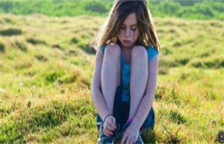 初中生性格孤僻不合群的原因 初中生性格孤僻不合群的原因