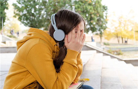 教育自卑的孩子時需注意的事項 教育自卑的孩子時需注意的事項