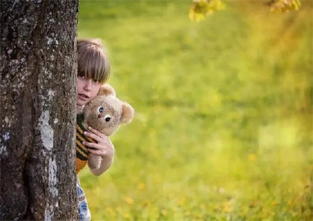 如何引導(dǎo)孩子克服自卑的心理 如何引導(dǎo)孩子克服自卑的心理