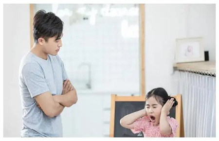 青少年逆反是什么原因?qū)е碌? style=