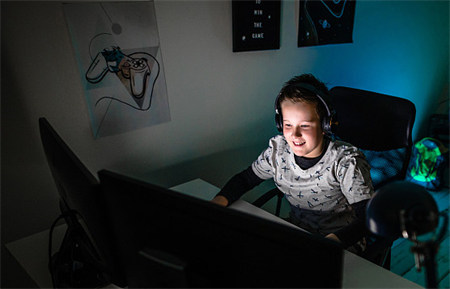 家長怎樣幫孩子戒除網絡成癮 家長怎樣幫孩子戒除網絡成癮