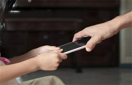 孩子網(wǎng)絡(luò)成癮的信號 孩子網(wǎng)絡(luò)成癮的信號