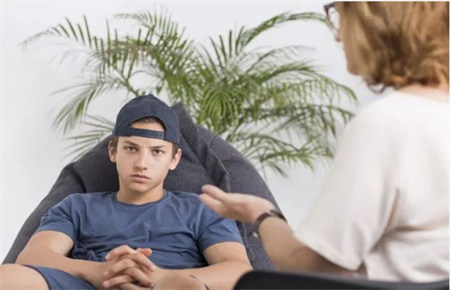 對待叛逆期孩子的錯誤方式