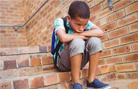 如何教育離家出走的孩子 如何教育離家出走的孩子