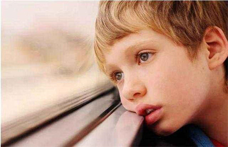 孩子內(nèi)向的因素 孩子內(nèi)向的因素