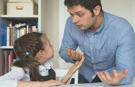孩子不和家長(zhǎng)溝通怎么教育 孩子不和家長(zhǎng)溝通怎么教育