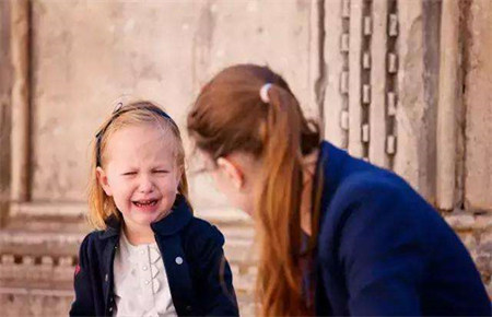 青少年叛逆的表現(xiàn)特征 青少年叛逆的表現(xiàn)特征