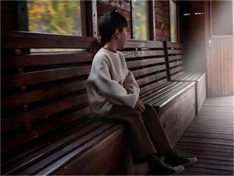 如何改變孩子膽小自卑的性格.jpg 如何改變孩子膽小自卑的性格.jpg