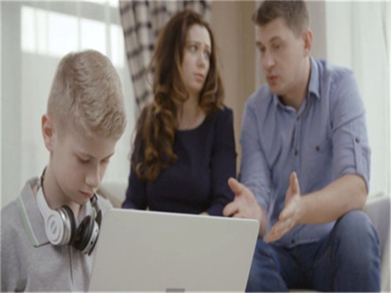 怎么戒除孩子手機癮,戒網癮學校,網癮1.jpg 怎么戒除孩子手機癮,戒網癮學校,網癮1.jpg